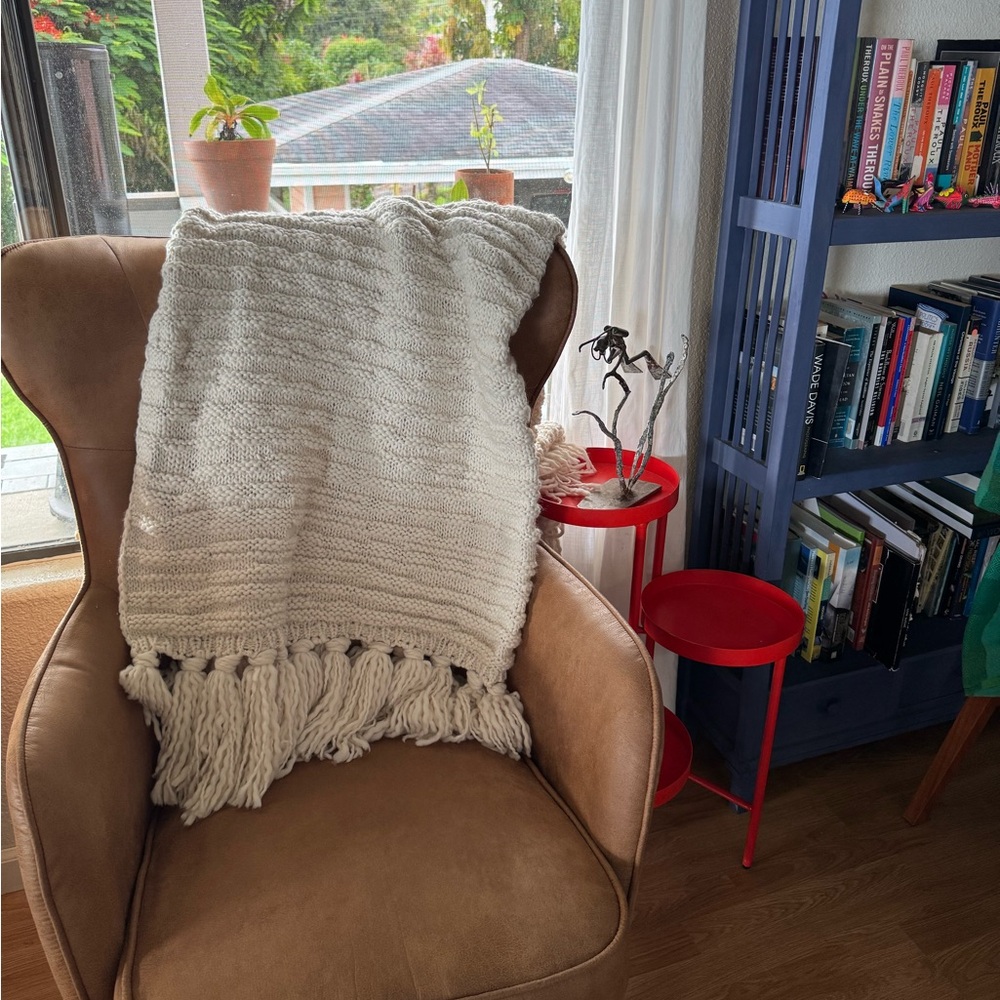 Chunky Cream Colored Raised Stripe Knitted Throw with Tassels - Picture 6 of 10